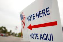 Vot Here Vote Aqui sign